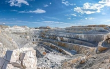 中国在世界最高矿井（海拔5600米）上试验无人驾驶卡车