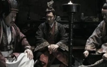 玄武门之变前，李建成在政治实力和军事实力有何优势？