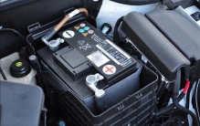 汽车电瓶能用几年？瓦尔塔、骆驼、风帆横向对比，选对省心又省钱