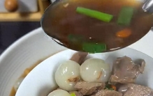 春寒料峭，被誉为“补药之长”的植物正悄然积蓄着能量。