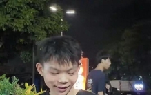 这个“少年烤鸡”用双手撬动成人世界的商业规则