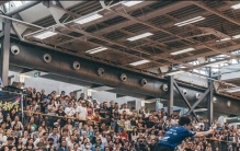 不止是冠军！樊振东赢得赛场外最高赞誉，一张照片夺下世界级荣誉