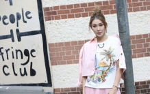 香港知名女星自曝离婚内幕！被指是圈中富婆，深受零零后鲜肉喜爱