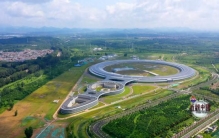 中国“超级放大镜”震撼亮相！创世界之最，可比太阳亮1万亿倍