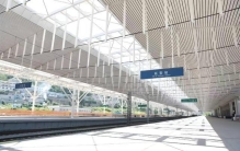 特写：十七年，两条路