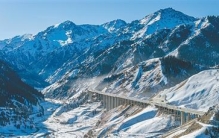 20分钟穿越天山，世界最长高速公路隧道通车