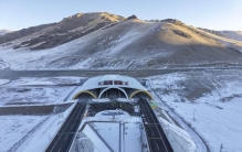 世界最长高速公路隧道——天山胜利隧道通车