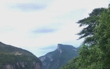 世界上最大最高的山门——夔门