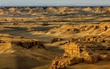 罗布泊未解之谜揭晓？50人科考队四年探秘，真相震惊学界