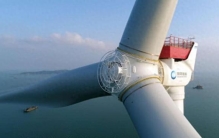 比摩天大楼还高：世界最大风力涡轮机终于开始在中国运转