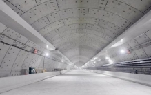 世界最大直径水下盾构隧道车道板施工突破3000米