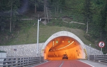 20分钟穿天山！中国基建再封神，世界最长隧道改写新疆千年格局