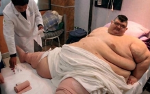 全球最重男子去世。峰值1200斤！努力减掉700斤，还是悲剧了