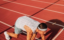 国货跑鞋“炸场”体测圈！安踏特步李宁混战，谁才是真正提速王？