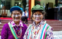 深山出现神秘民族：奇特习俗令人毛骨悚然，12岁少女必须经受