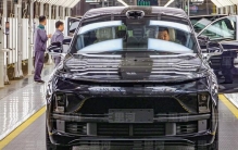 两个连续全球第一！ 中国汽车业迎来关键一跃