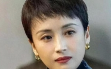 不红又怎样？45岁美到惊艳，零绯闻无流量，靠演技站稳娱乐圈