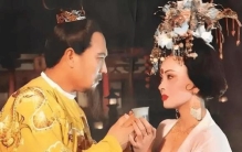 杨玉环爱李瑁还是李隆基 杨玉环与李瑁以及李隆基的爱情纠葛