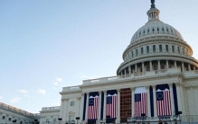 世界最贵岛？特朗普大动干戈宣战8国，格陵兰到底有什么重要的？