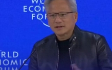 黄仁勋谈唯一的遗憾：英伟达市值仅3亿美元时，卖股票为父母买了辆奔驰，“现在看那可能是世界上最贵的车”