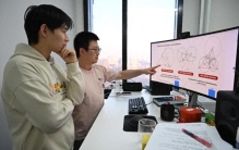 可“解难题”也可“出好题”！中国科学家取得通用人工智能逻辑推理新突破