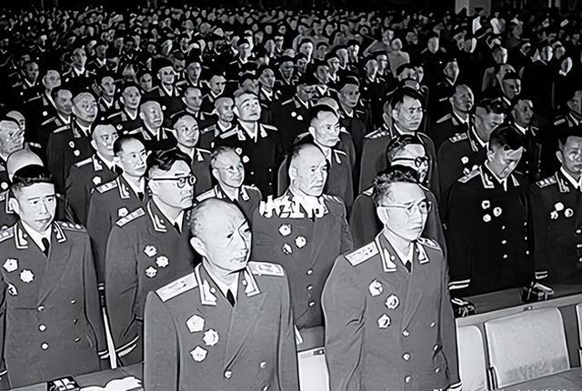 十大元帅：徐向前第八、聂荣臻第九，背后的历史渊源有哪些？