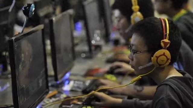 最廉价的娱乐，最昂贵的代价：当游戏成为一代人的“社会止痛药”