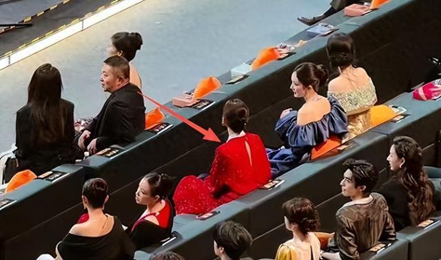 就不落座！这次娱乐圈的残酷现实，在34岁肖战的身上展现淋漓尽致