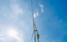 把200台车吊上80层楼！全球最大塔机湖南问世，刷新世界纪录