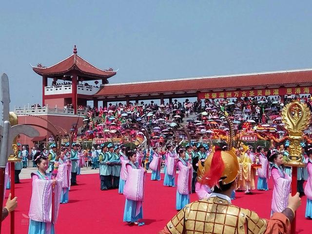 七绝 · 咏民间习俗(三)