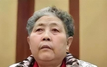 一瓶辣酱一生情：陶华碧与玻璃瓶厂的患难与共道破最朴素商业良知