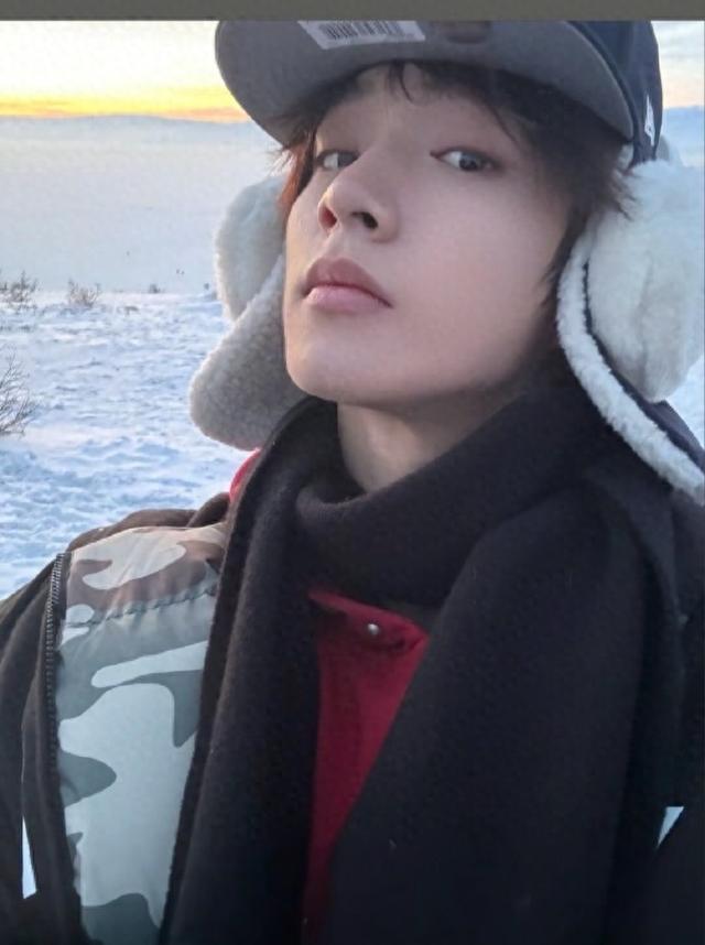 刘耀文念重庆美食却奔赴阿勒泰,少年情谊的奔赴,藏着最真的陪伴