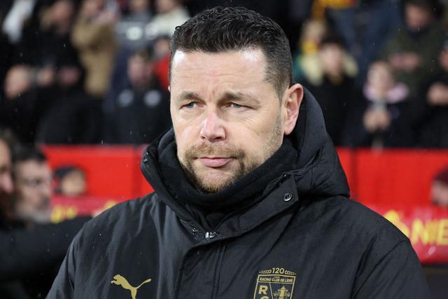 朗斯主帅:巴黎是世界上最大的俱乐部之一,我们现在没想着争冠