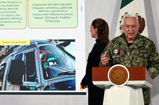 “全球最大毒枭”被击毙细节曝光:情人“带路”到藏身地,25名国民警卫队员激战中阵亡