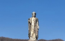 12亿建世界最高大佛，如今水喝不起香烧不起，游客每拜一次都心疼