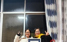 湖南姐妹凭塑料袋舞创下吉尼斯世界纪录，30秒交叉抛5个袋子88次，当事人：视频火了后官方找到我们，按要求拍摄了作品并提交