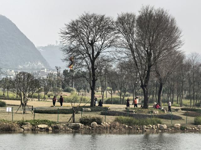 人民万岁:人类文明史上最伟大、最好听的口号