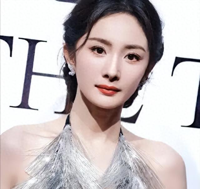 离婚7年,39岁杨幂登上米兰时装周,和前夫刘恺威已经拉开距离