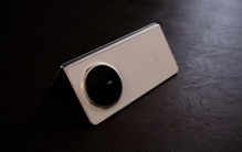 荣耀Magic V6 深度体验报告：不死磕折痕，屏幕这次“亮了”