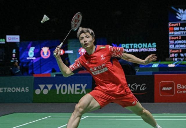 世界羽联最新排名：石宇奇跌下第一宝座，昆拉武特升至首位