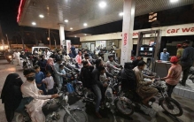 全球“历史上规模最大中断”，巴基斯坦、韩国行动