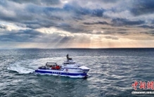 全球最大大型压裂船交付