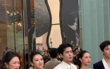 46岁章子怡现蒂芙尼活动，娱乐圈人情冷暖全写在她身上