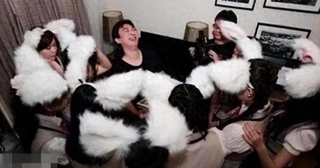 关晓彤戏份争议、戚薇拒潜规则？饭局内幕被曝老牌女星卷入