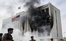 美国全球使馆拉响最高警报！这波到底慌到啥程度？