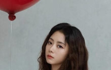 赵丽颖降价拍戏，谭松韵单干赚翻，谁才是娱乐圈真正的聪明人？