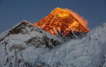 不是‘世界最高’，而是‘地球最靠近天空的陆地’——真实的珠峰