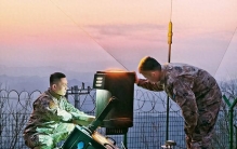 军报记者基层行丨聆听一场两位老战友的“山尖夜话”