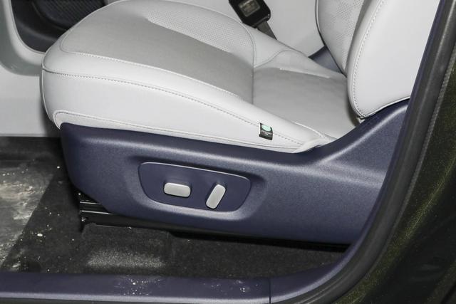 汽车电瓶能用几年？瓦尔塔、骆驼、风帆怎么选不踩坑