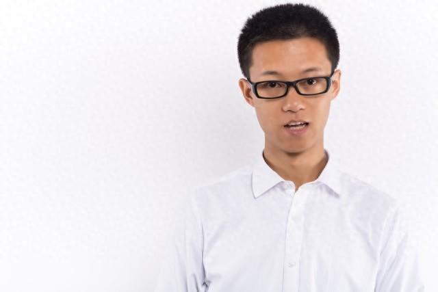 俞敏洪：从教师到教培教父跌落谷底再翻盘他藏着最硬核的商业智慧